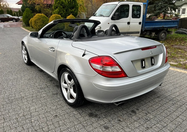 Mercedes-Benz SLK cena 33900 przebieg: 251401, rok produkcji 2005 z Bartoszyce małe 121